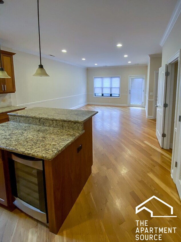 Foto principal - 3231 N Kenmore Ave