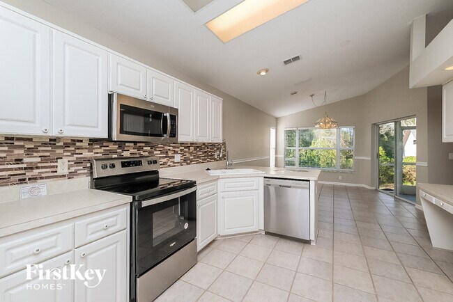 Foto del edificio - 11009 Millbury Ct