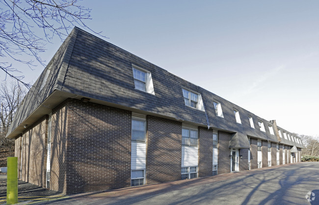 Building Photo - Richwoods Plaza