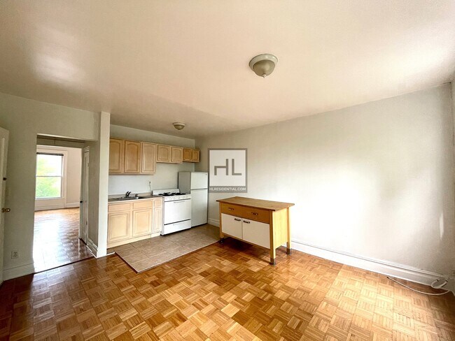 Foto del edificio - Brownstone 2 Bedroom Flex Madison St