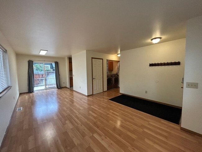 Foto del edificio - 312 W 9th Ave