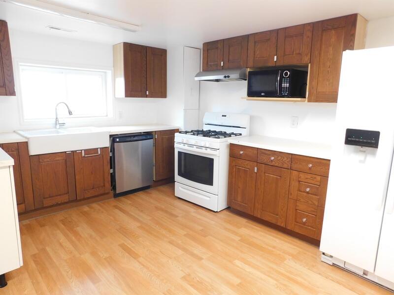 Primary Photo - 875 W Doxey St