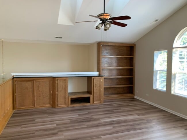 Building Photo - 2817 Stonewater Dr
