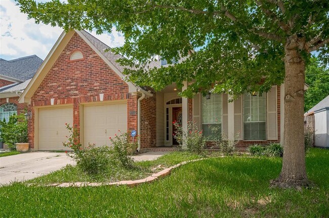 Building Photo - 8814 Fairbloom Ln