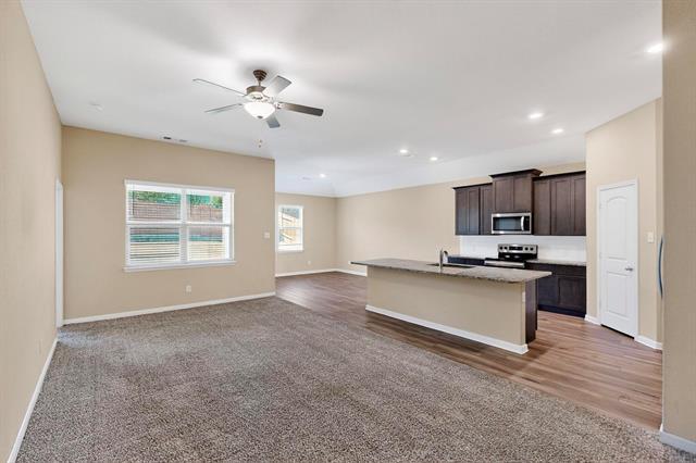 Building Photo - 1903 Dahlia Way