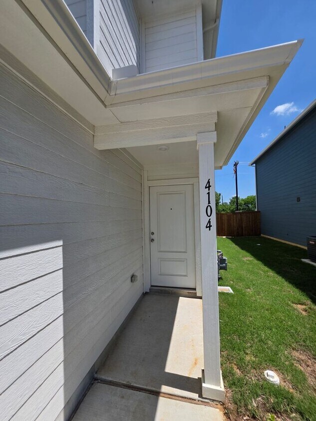 NEWLY BUILT 3 bedroom 2.5 Bath *1.5 MONTHS... - NEWLY BUILT 3 bedroom 2.5 Bath *1.5 MONTHS...