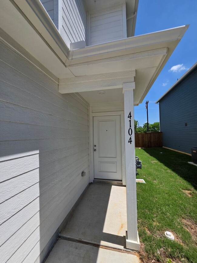 NEWLY BUILT 3 bedroom 2.5 Bath *1.5 MONTHS... - NEWLY BUILT 3 bedroom 2.5 Bath *1.5 MONTHS... House