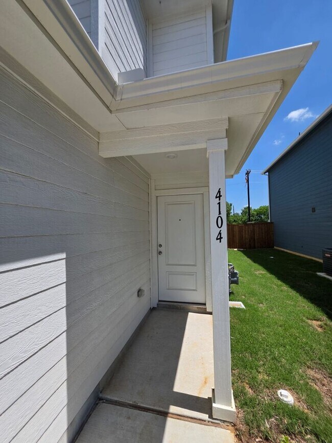 Building Photo - NEWLY BUILT 3 bedroom 2.5 Bath for rent!!!