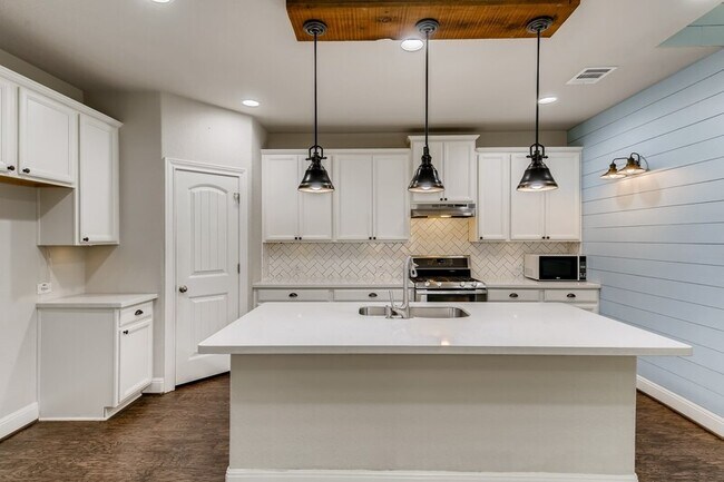 Foto del edificio - 1739 Finland Palm