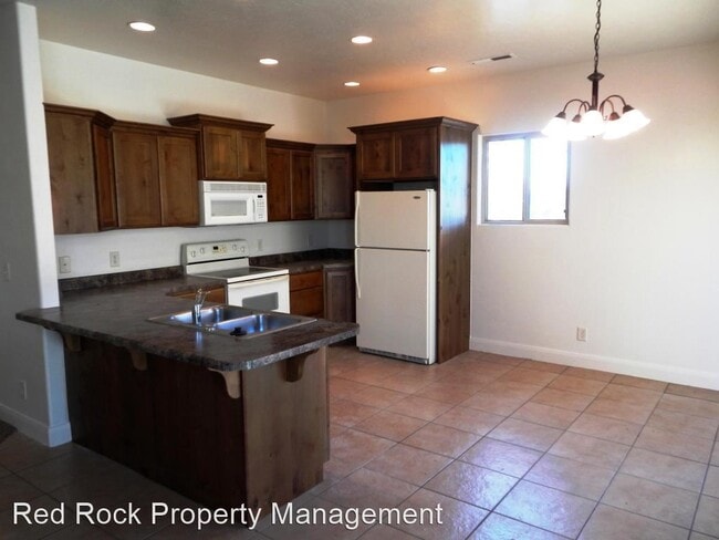 Building Photo - 3 br, 2 bath House - 466 N 2480 W