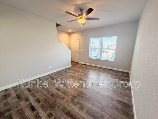 Foto del edificio - 300-D PACIFIC DRIVE