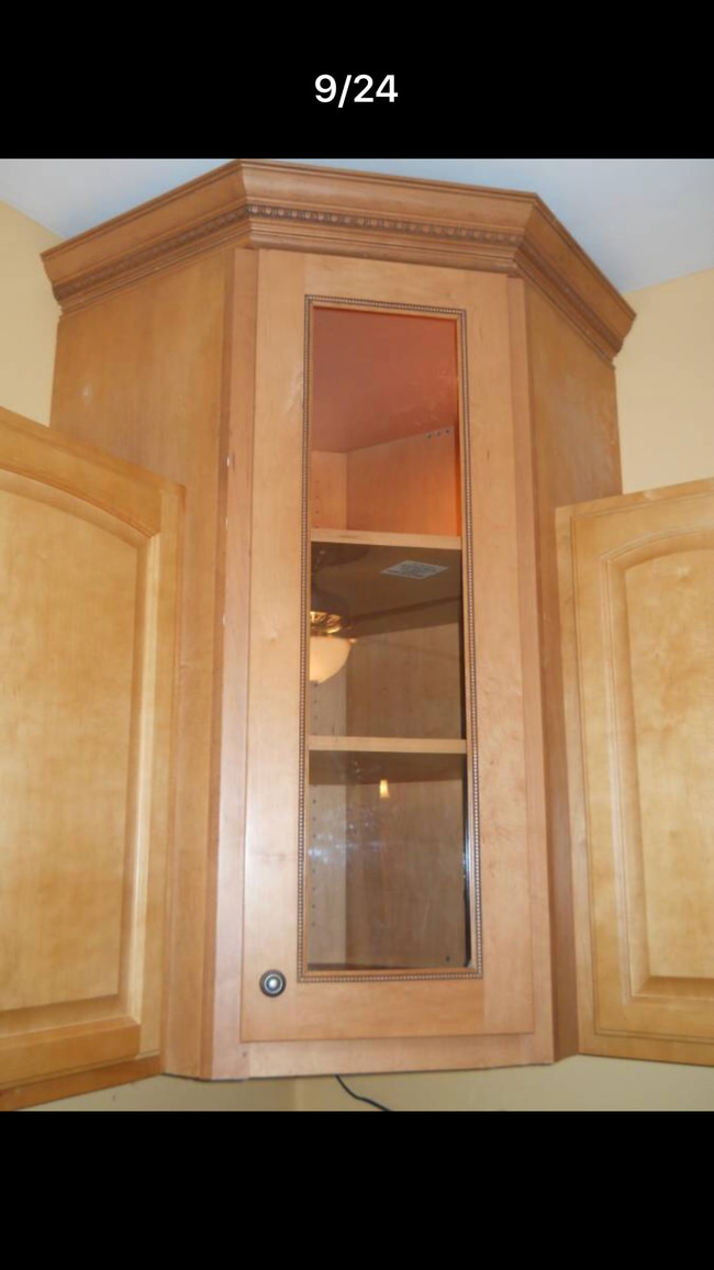 Building Photo - 5028 17th Ave