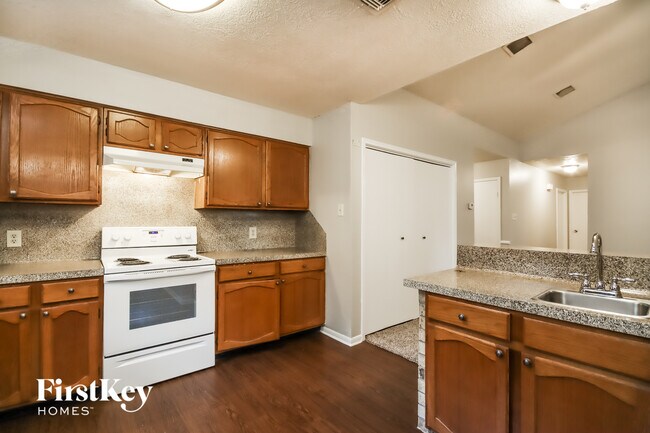 Building Photo - 2702 Forestbrook Dr