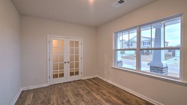 Building Photo - 403 Bonifay Dr