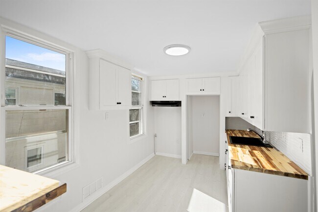 Foto del edificio - 173-175 LEMBECK Ave