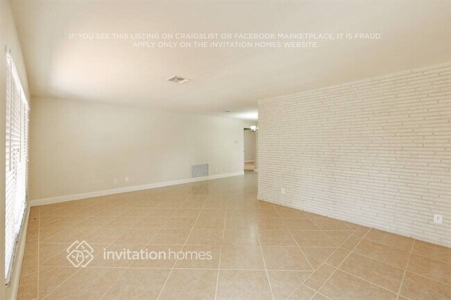 Building Photo - 5521 Van Buren St