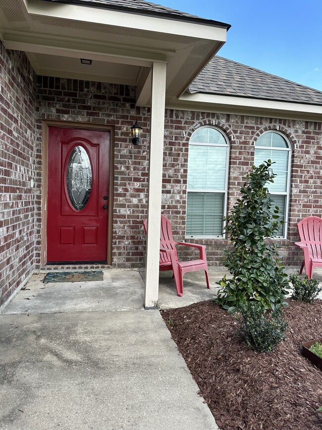 Building Photo - 5667 Magnolia de Christophe Dr