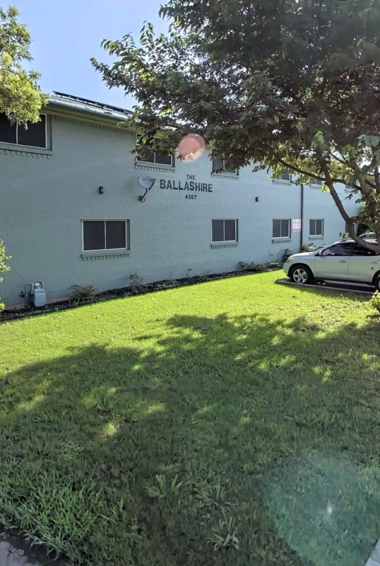 Foto del edificio - 4207 Meredith Ave