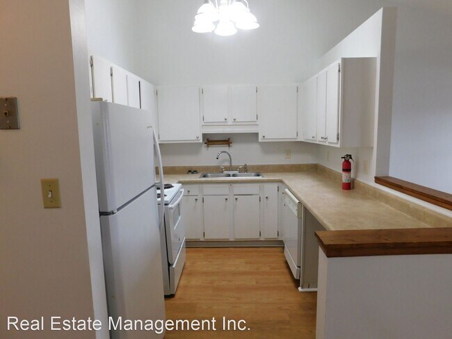 Building Photo - 2 br, 1 bath House - 132B Witten Cir