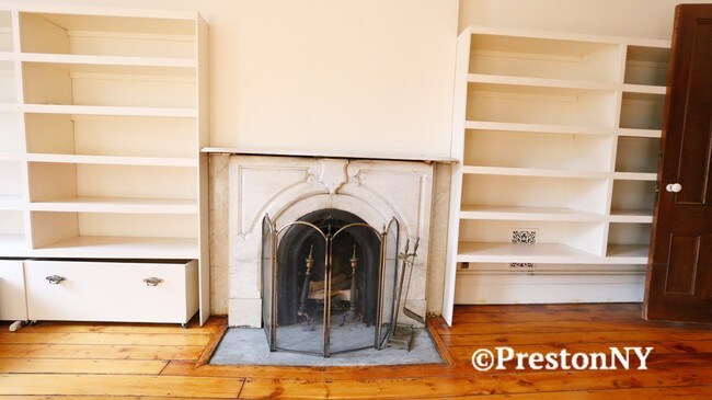 Foto del edificio - 214 E 12th St