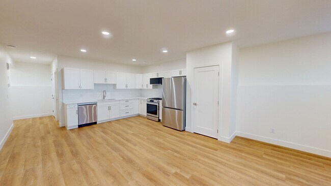 Building Photo - 93 Sunset Dr