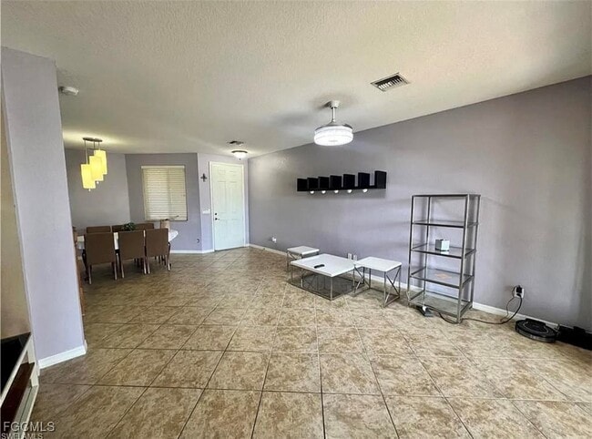 Foto del edificio - 9722 Roundstone Cir