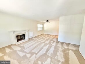 Building Photo - 6219 Yellowstone Dr