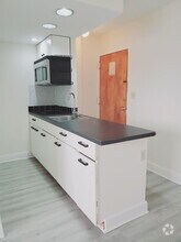 Building Photo - 60 Strawberry Hill Ave