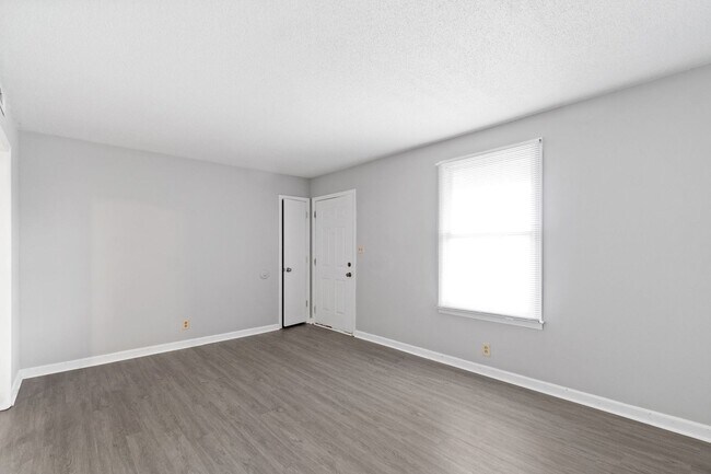 Foto del edificio - 144 Darlene Dr