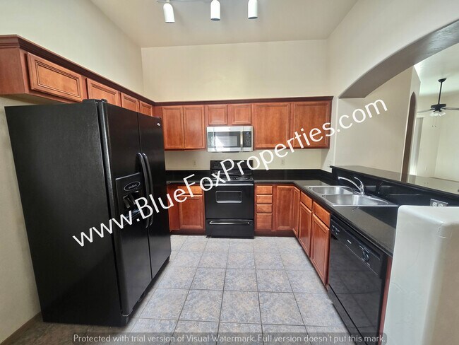 Foto del edificio - 5541 N Silver Stream Way