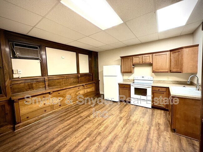 Foto del edificio - 777 W Market St