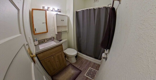 Foto del edificio - 512 Bluemont Ave