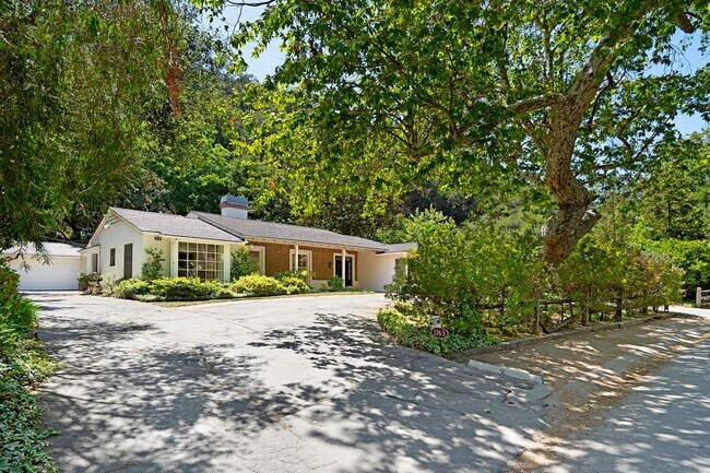 Building Photo - 1763 Old Ranch Rd