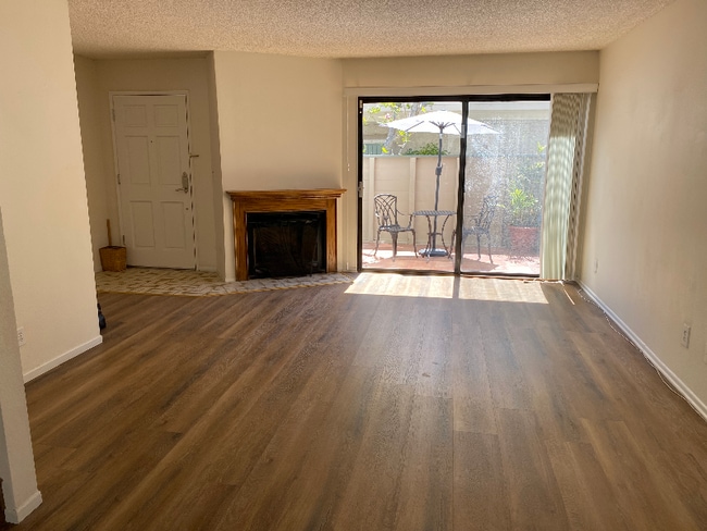 Foto del edificio - 9111 Lemona Ave