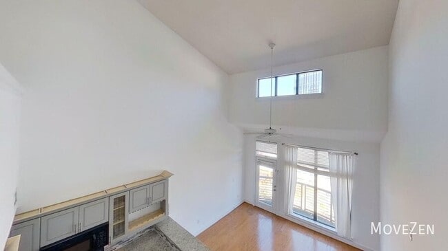 Building Photo - 115 E Park Ave