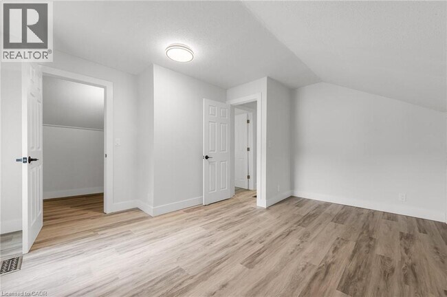 Building Photo - 22 Stirton St