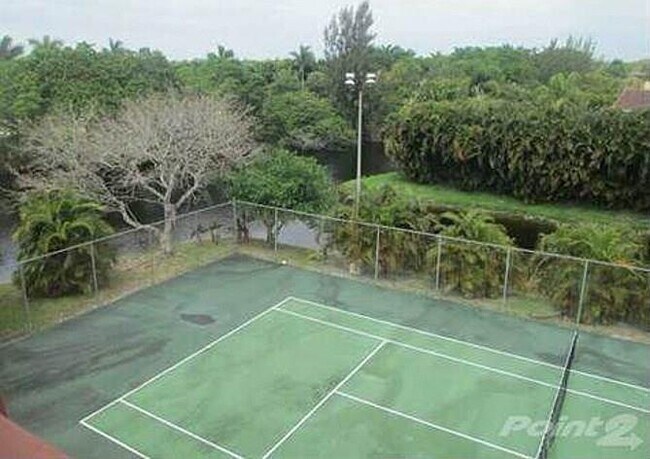 Foto del edificio - 1021 Mockingbird Ln