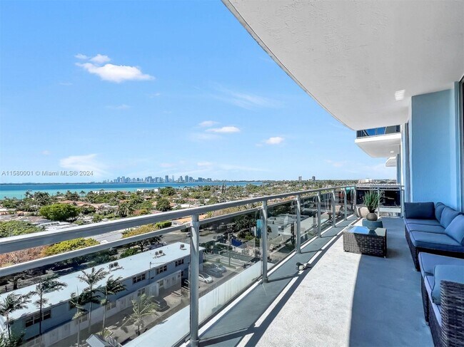 Foto del edificio - 7901 Hispanola Ave