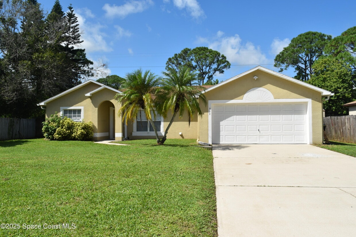 Foto principal - 939 Lyons Cir NW