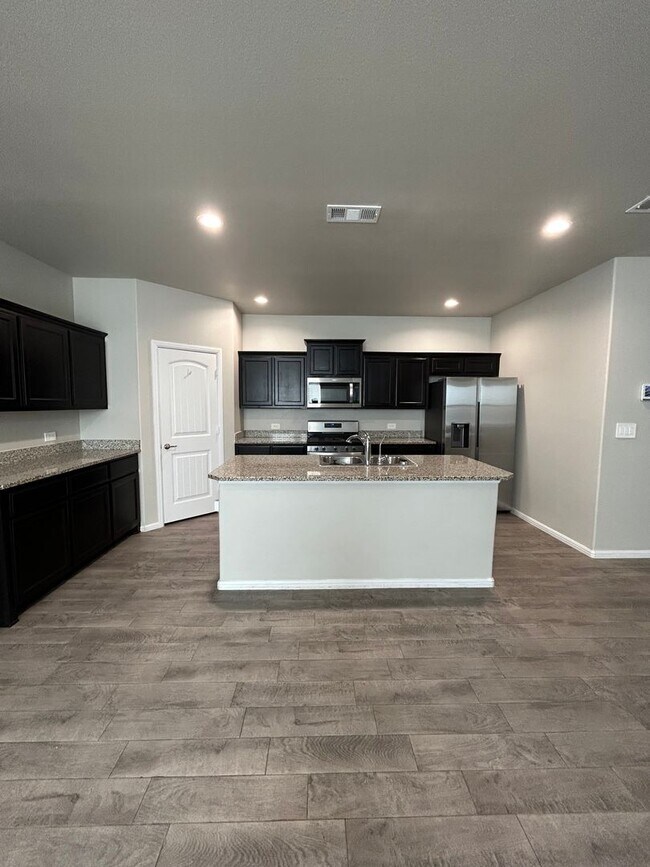 Foto del edificio - COMING SOON!!  Beautiful 5 Bedroom Home in Desert Ridge