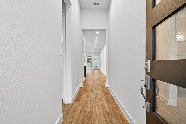 Building Photo - 14727 Band Tailed Pigeon Ct