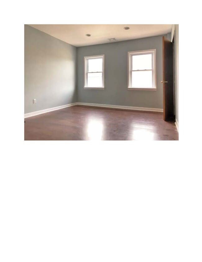 Building Photo - 212 Port Ave