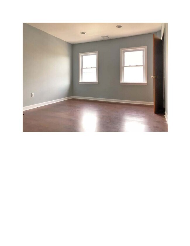 Foto del edificio - 212 Port Ave