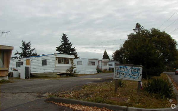 Primary Photo - Tip Top Trailer Court