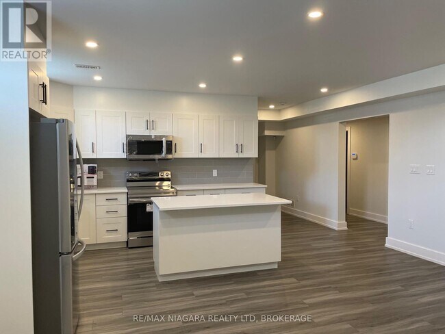 Building Photo - 6484 Sam Iorfida Dr