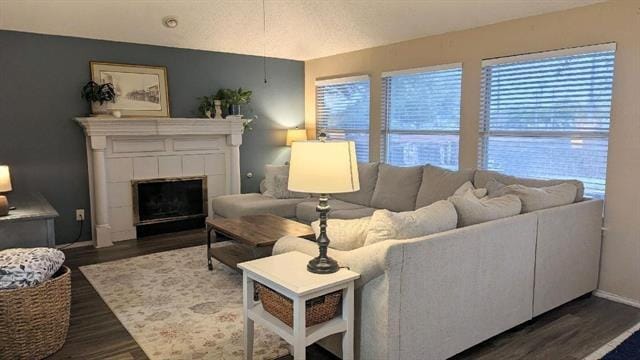 Foto del edificio - 1444 Mayflower Ln