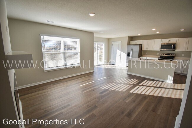Building Photo - 3 br, 2.5 bath House - 334 Juniper Dr