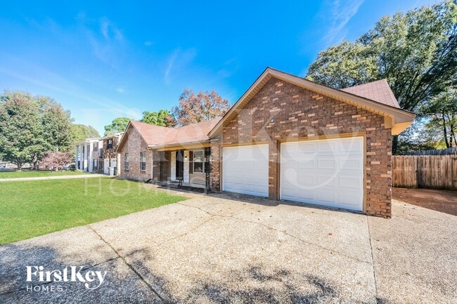 Foto del edificio - 1374 Greenland Rd