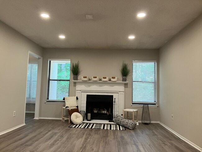 Building Photo - 2206 Huntingdon Chase
