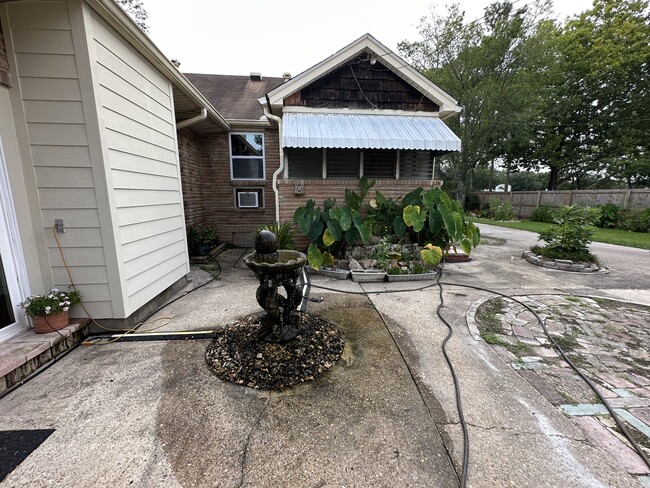 Back porch and fountain - 353 E Airport Ave